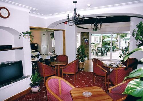 Nonsuch Park Hotel Epsom Exterior photo